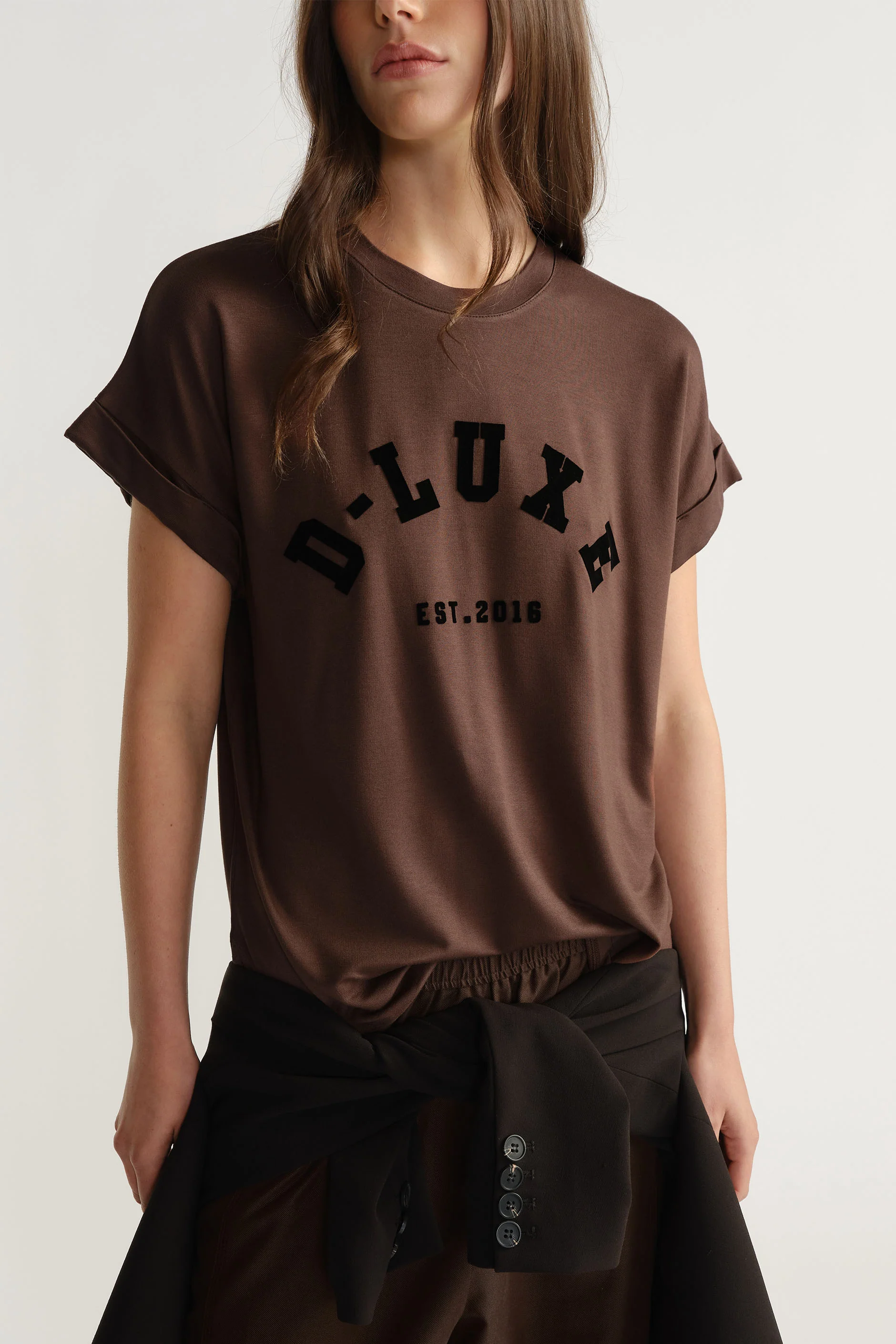 D-Luxe Half Moon Tee - Image 2