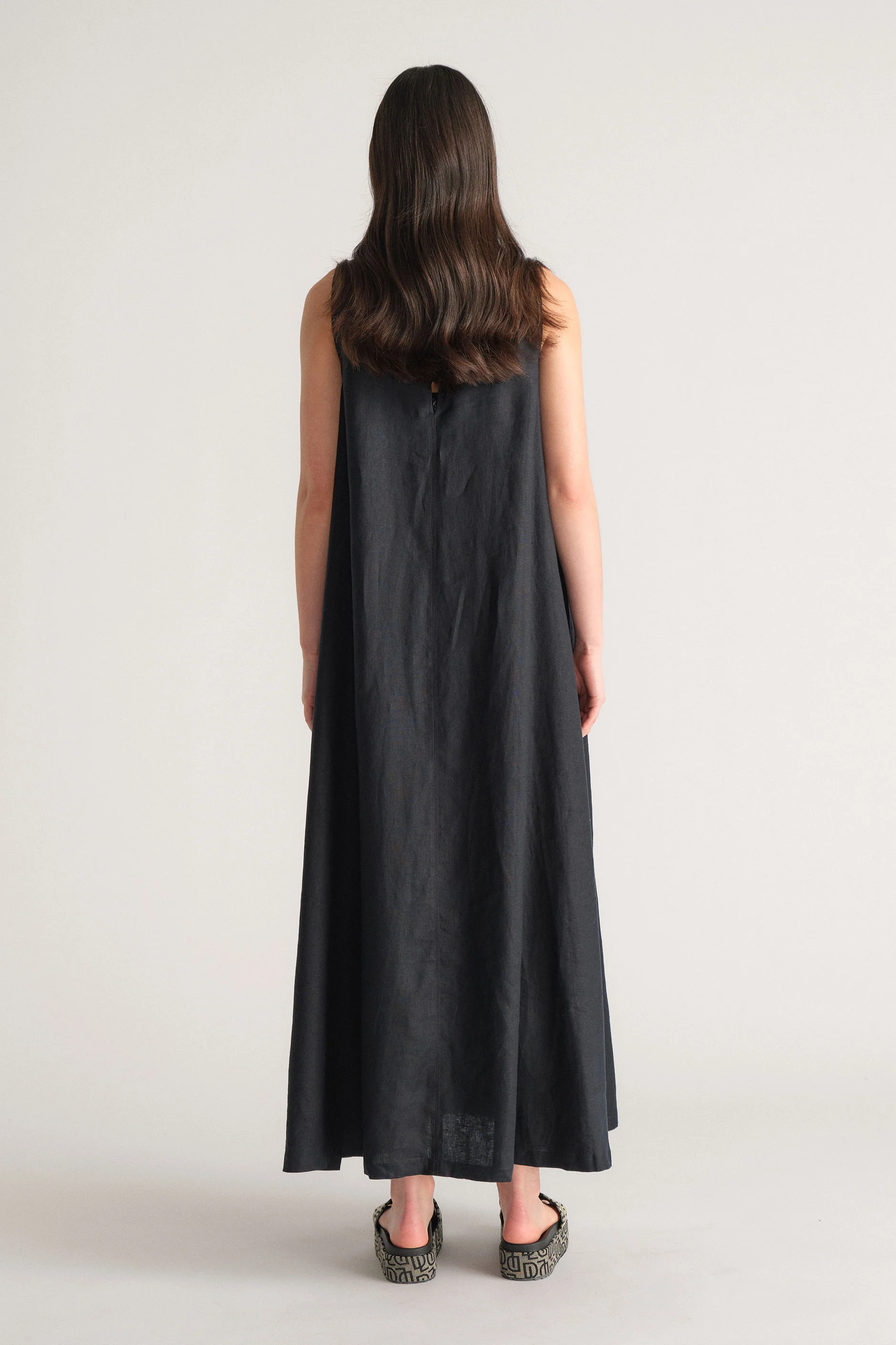 D-Luxe Linen Maxi Dress - Image 3