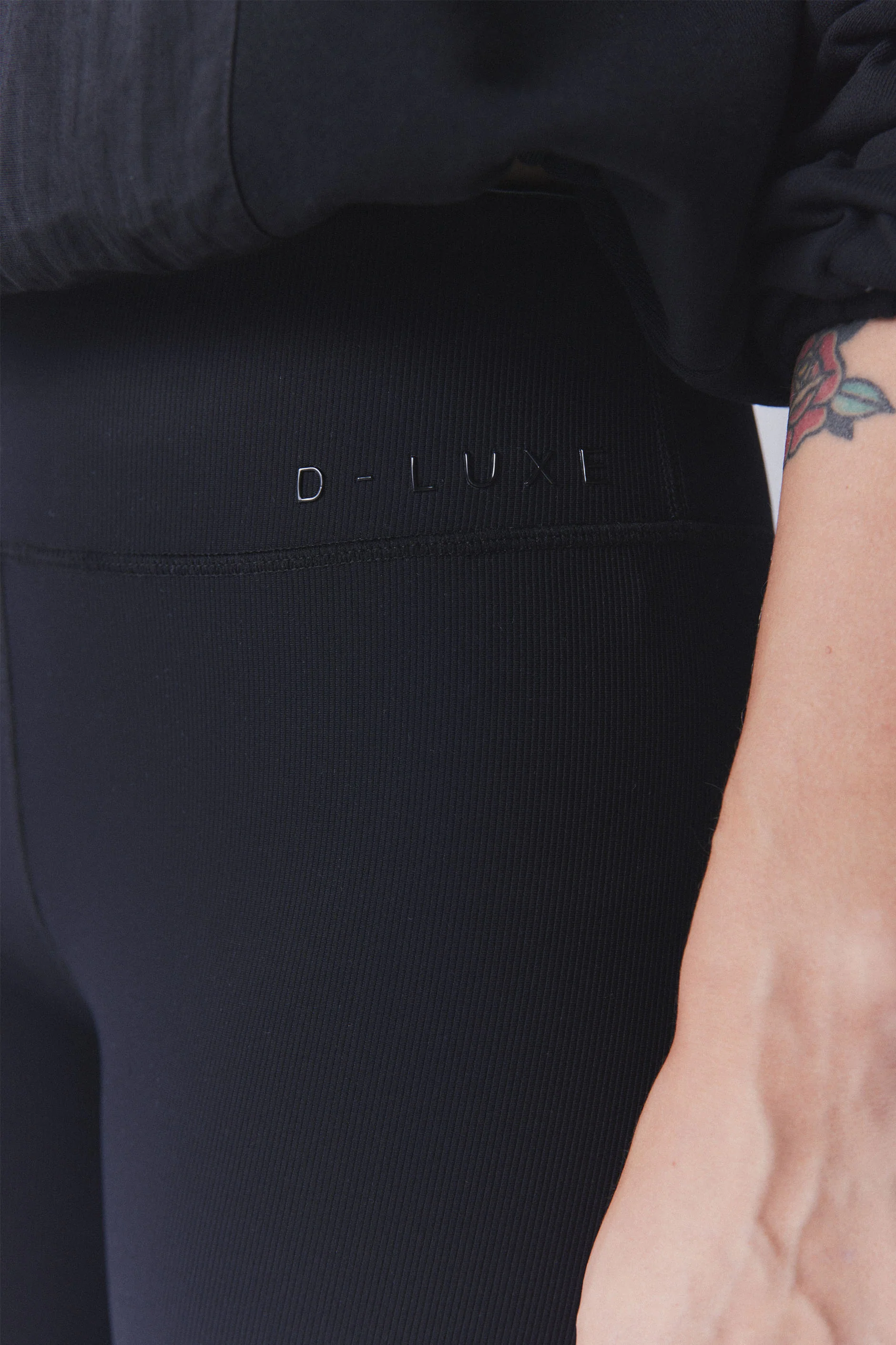 D-Luxe Rib Split Hem Legging - Image 3