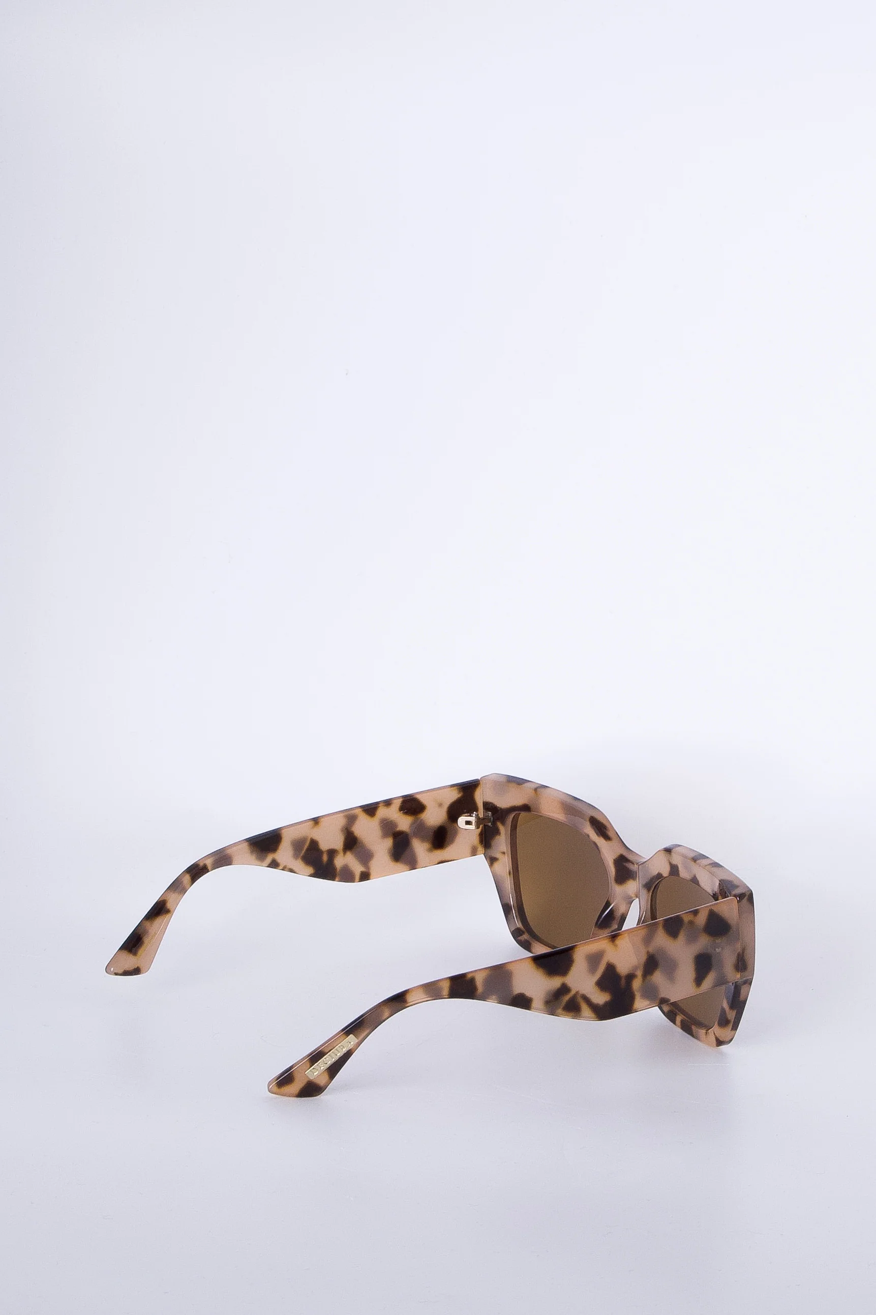 Oversized Cat Eye - Image 3
