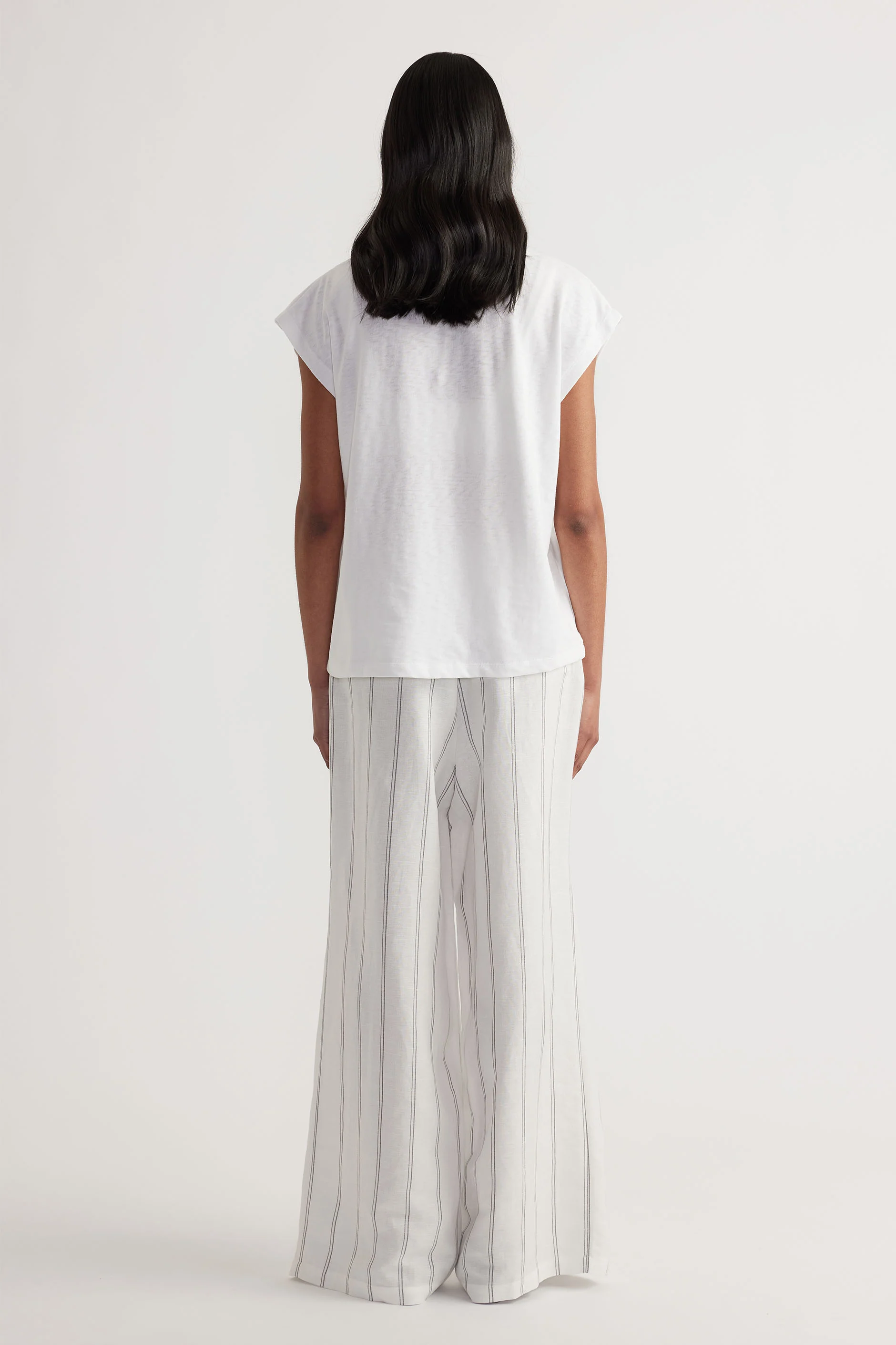 Shay Slub V Neck Tee - Image 3
